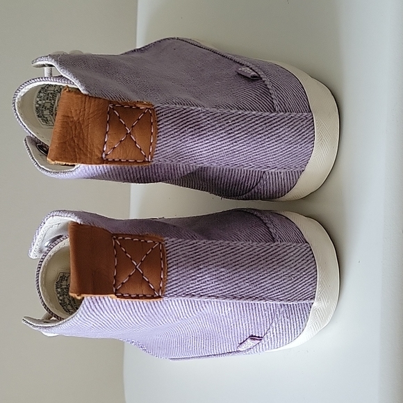 Reef high top sneakers, Size 7 - Picture 3 of 6